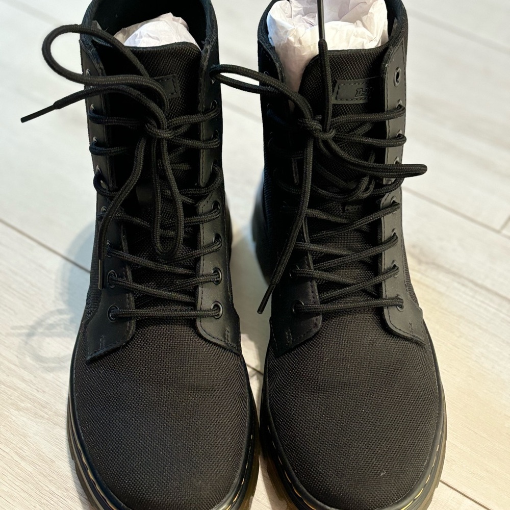 Dr. Martens Combs NWT